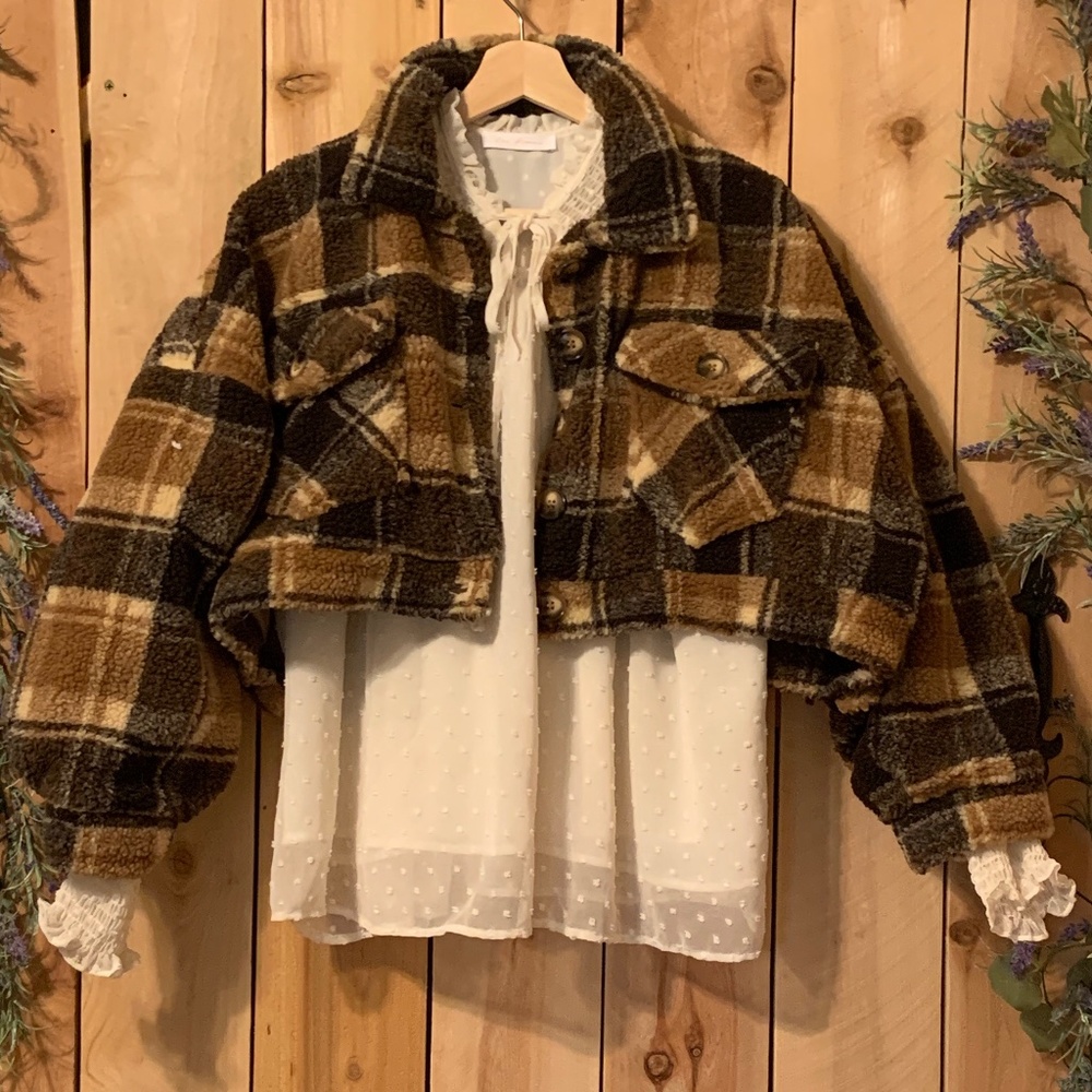 FOREVER 21 CROPPED OUTERWEAR PLAID JACKET